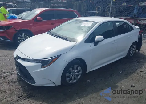 2022 Toyota Corolla Le z USA, uszkodzony, nr VIN 5YFEPMAE2NP342372